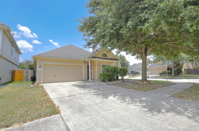 Building Photo - 12827 Pecan Shores Dr
