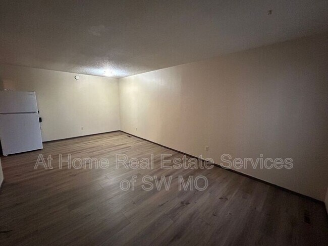 Foto del edificio - 3339 E Southern Hills Blvd