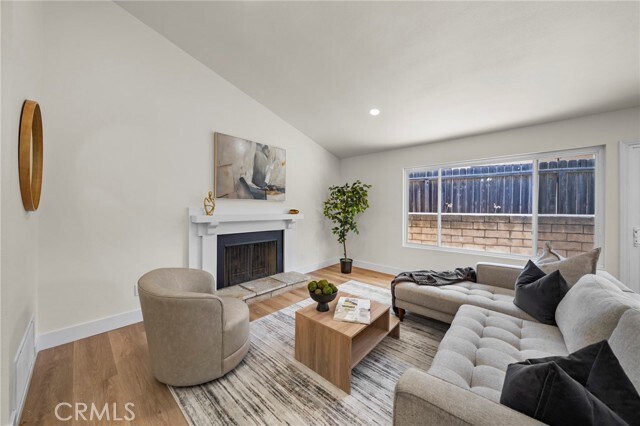 Foto del edificio - 29589 Mira Loma Dr