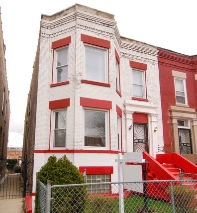 Primary Photo - 4938 W Fulton St