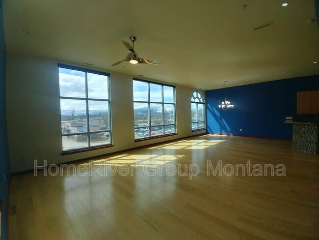 Foto del edificio - 400 W Broadway St