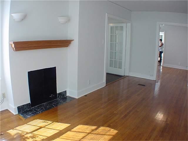 Building Photo - 422 Lovett Blvd