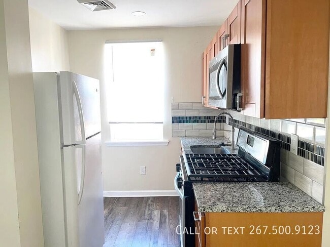 Photo - 6841 Lynford St - A (Top Floor)-Apartment A