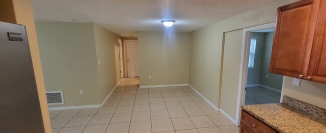 Building Photo - 10121 Regency Park Blvd
