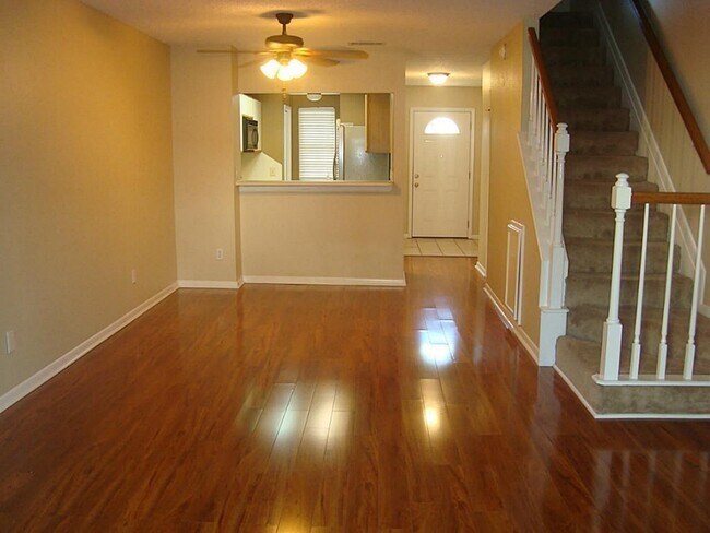 Foto del edificio - 2808 Grants Lake Blvd
