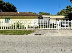 Building Photo - 792 NW 29th Terrace