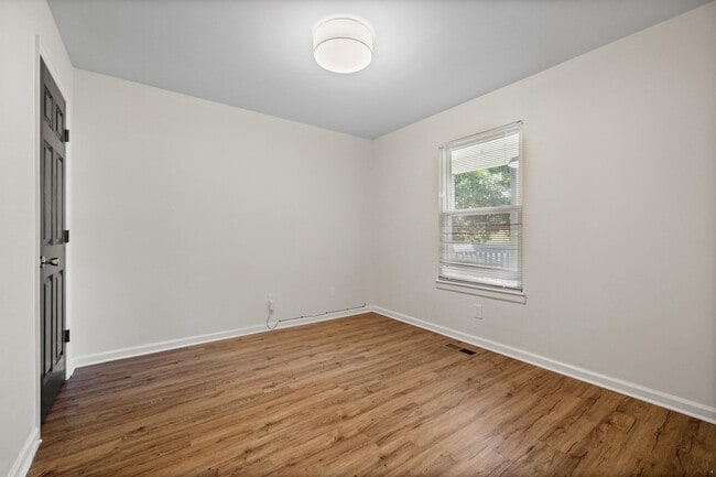 Building Photo - 306 Avenue B