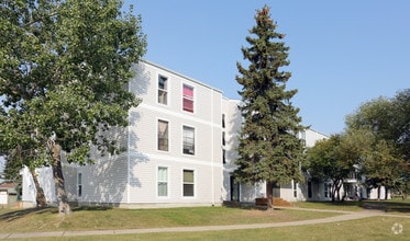 Building Photo - Lakewood Apartments