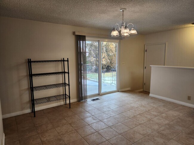 Foto del edificio - Great 4 Bd 2 Ba Home in Taylorsville