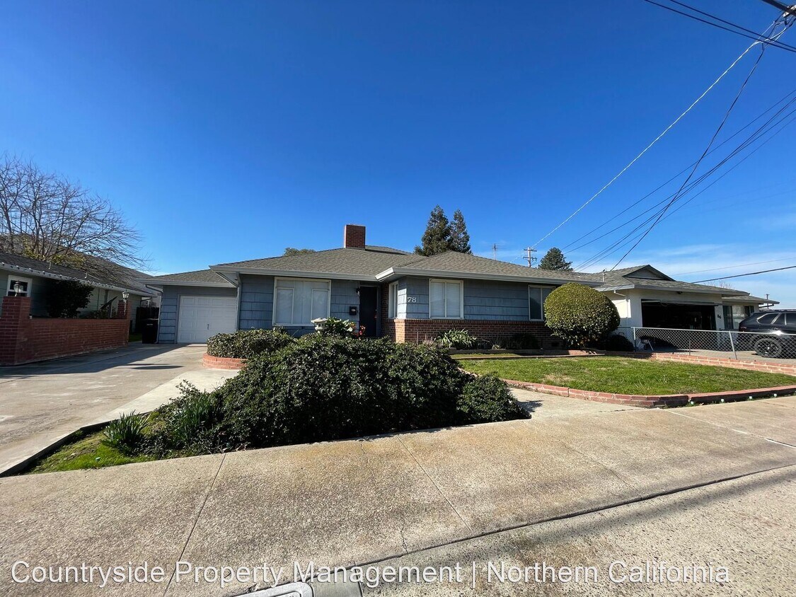3 br, 1.5 bath House 78 Stanislaus Avenue House Rental in Oakdale