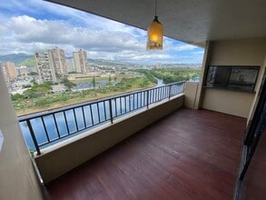 Building Photo - 2121 Ala Wai Blvd