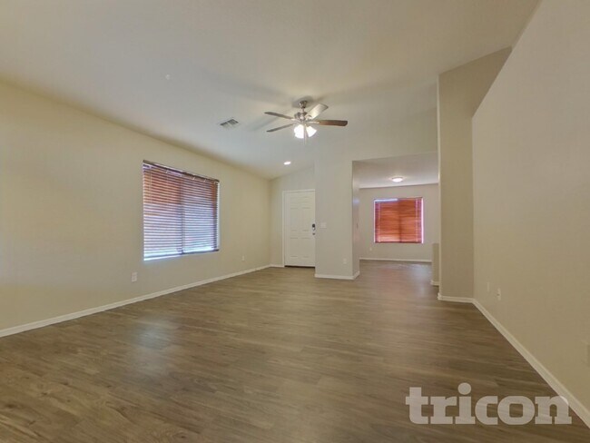 Foto del edificio - 25862 W Whyman St