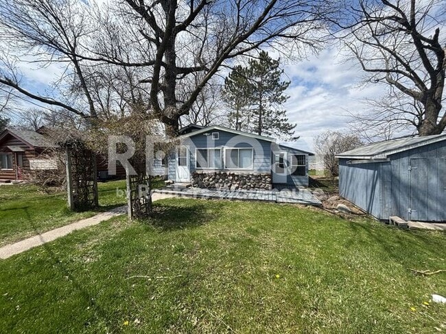 Building Photo - 3 Bedroom 1 Bath Single Family Home in Isle