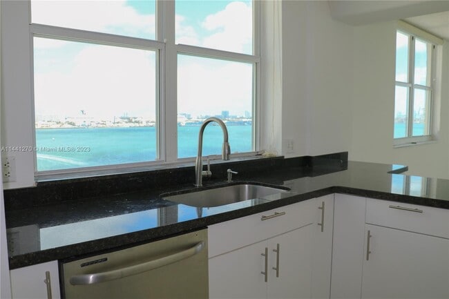 Building Photo - 800 Claughton Island Dr