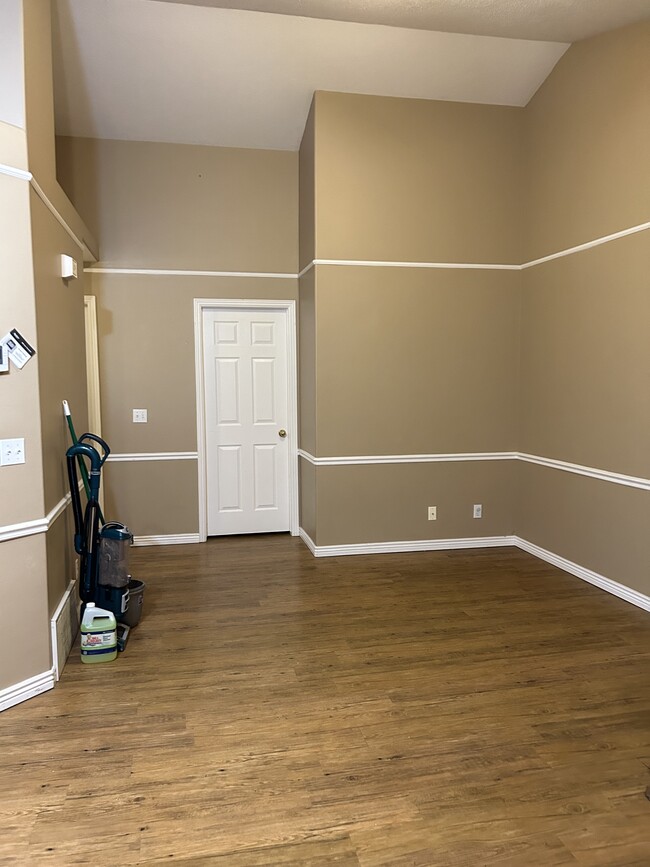 Foto del edificio - 1633 Grandview Ln