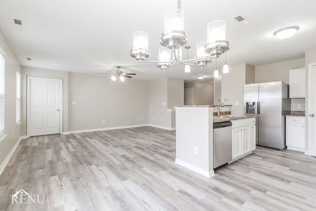 Building Photo - 8140 Wheatfield Dr