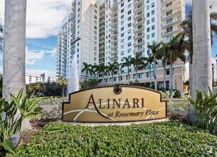 Building Photo - 800 N Tamiami Trl