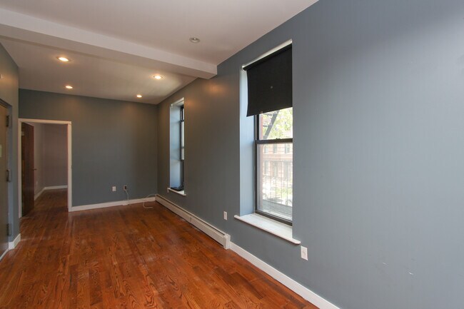 Building Photo - 688 Halsey St