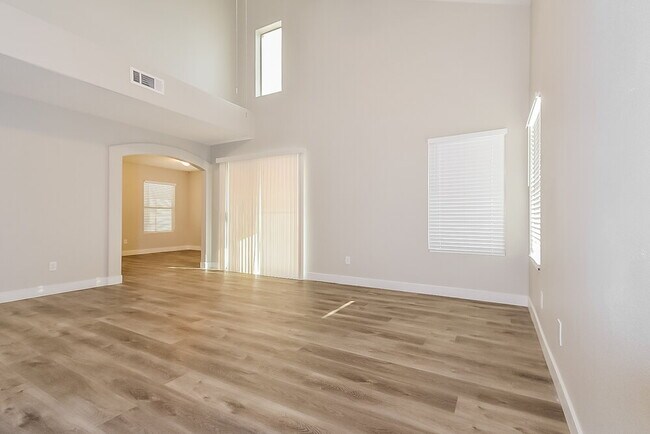 Foto del edificio - 1218 Cobble Lake Ave