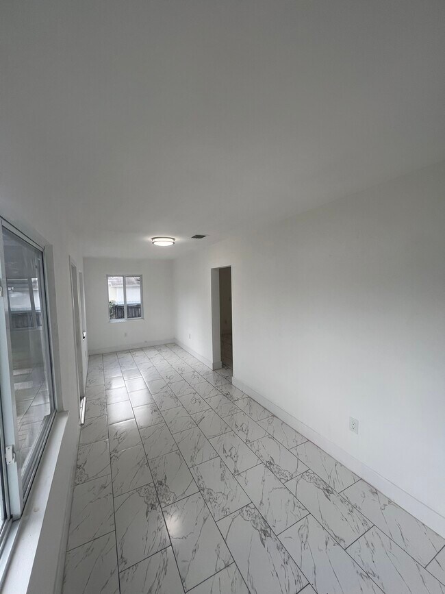 Foto del edificio - 3025 NW 32nd St