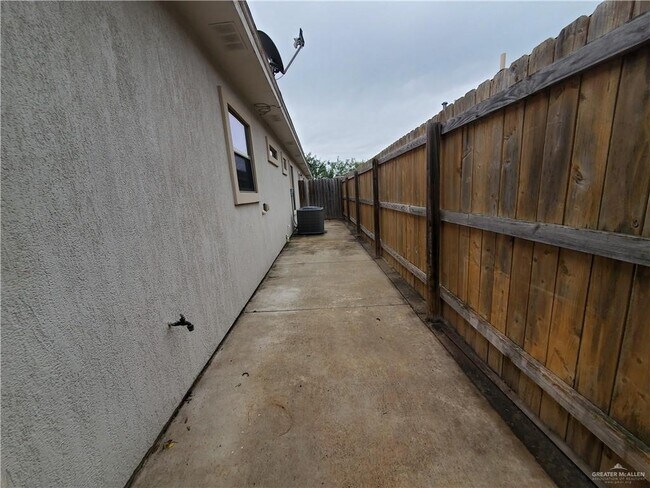 Building Photo - 4808 N Ebony St