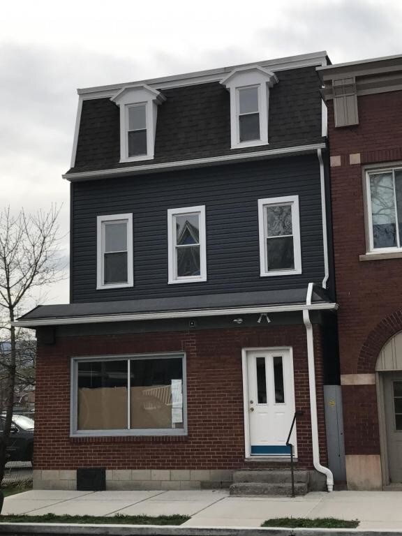 Primary Photo - 2417 Broad Avenue