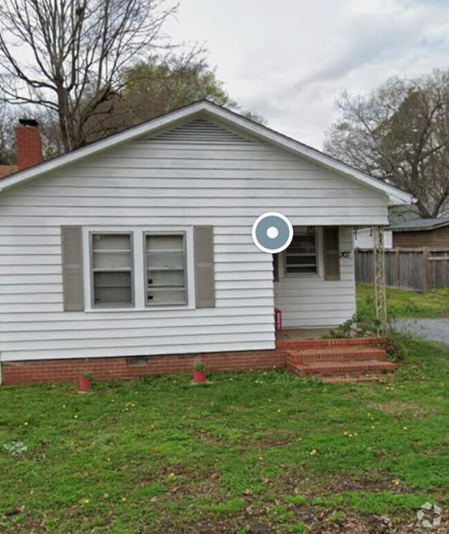 Building Photo - 307 Ross St