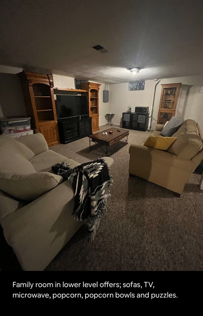 Building Photo - 5922 S Howell Ave