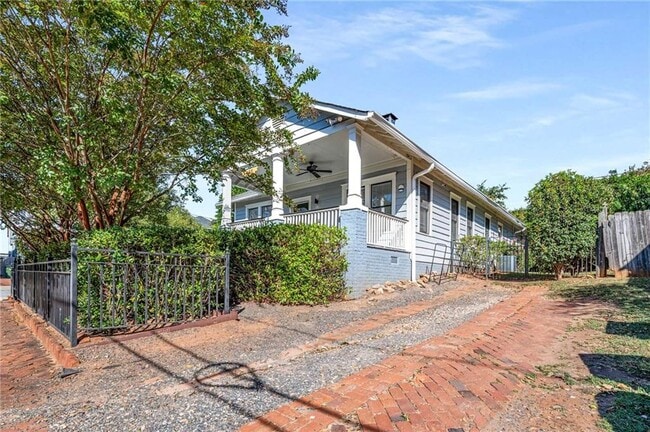 Foto del edificio - 288 Augusta Ave SE