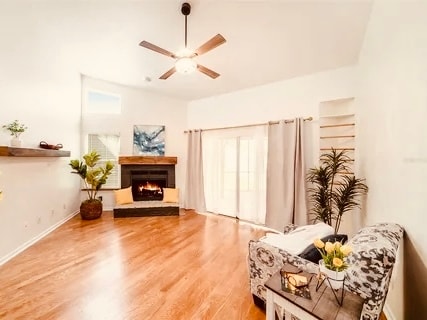 Foto principal - 1923 Bayshore Ct
