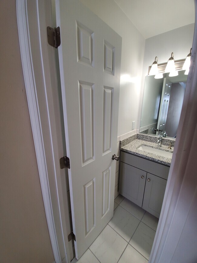 Building Photo - Lake Princess Anne Apartments