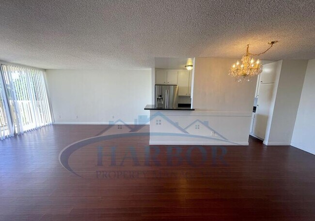 Foto del edificio - 6542 Ocean Crest Dr