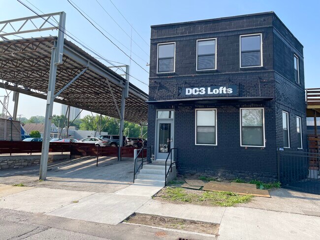 Foto del edificio - 1211 W 27th St