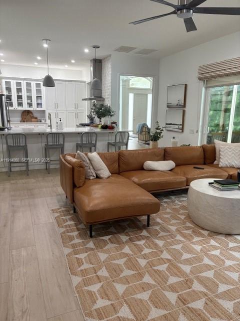 Foto del edificio - 159 Oakwood Ln