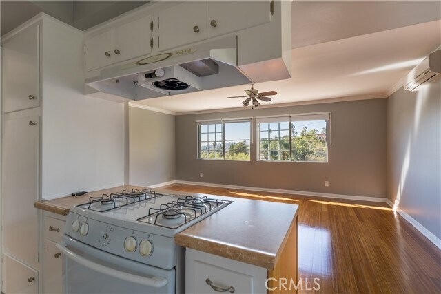 Building Photo - 550 Oleander Dr