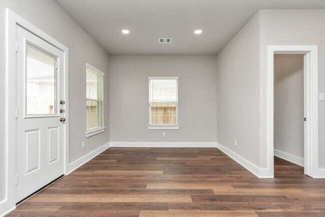 Building Photo - 10523 Moon Vly Ln