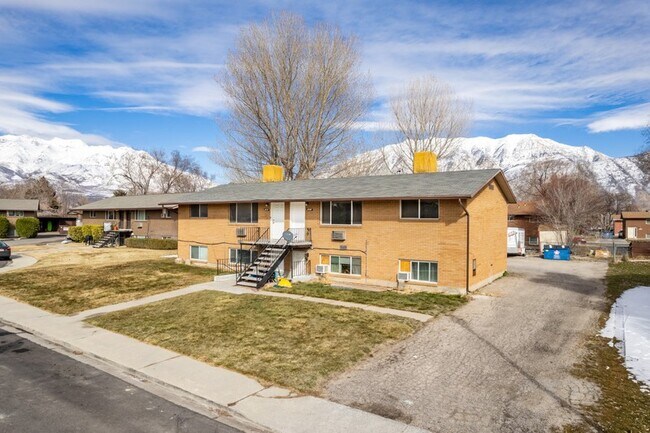 Building Photo - 1069 S 80 E