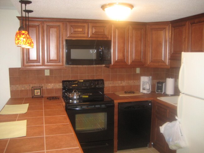 Foto del edificio - 2106 Kanawha Blvd E