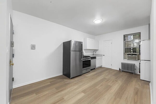 Foto del edificio - 327 E 10th St