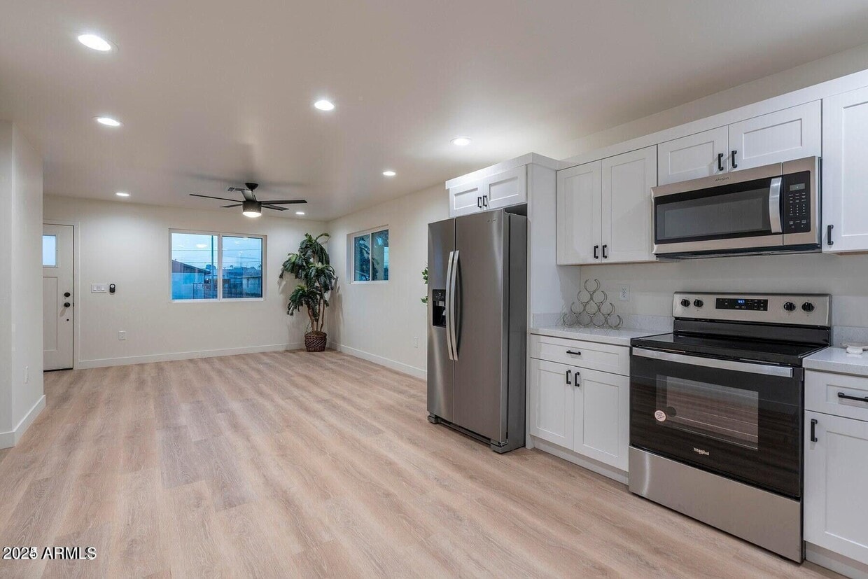 Foto principal - 1645 E Monroe St