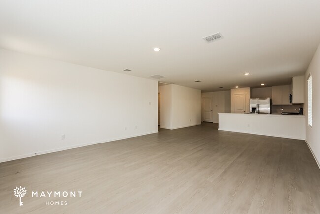 Foto del edificio - 1083 Neyland Dr