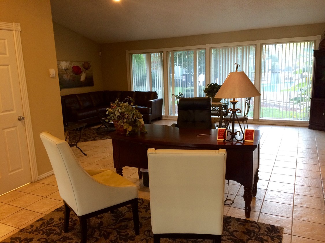 Foto principal - 1009 Dove Dr