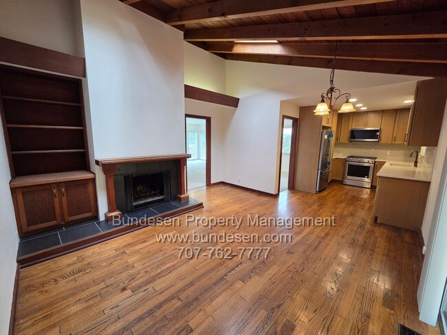 Building Photo - 628 Canyon Rd