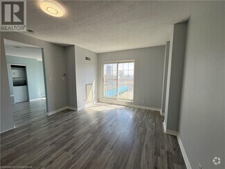 Building Photo - 135 James St S