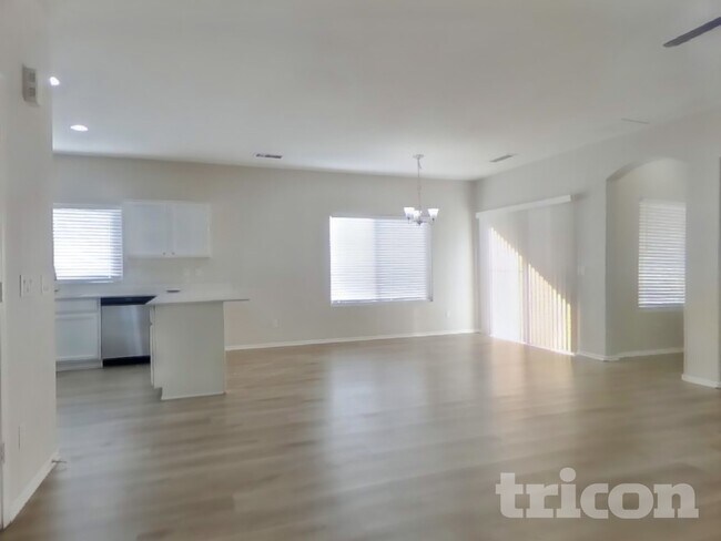 Foto del edificio - 16823 W Cottonwood St