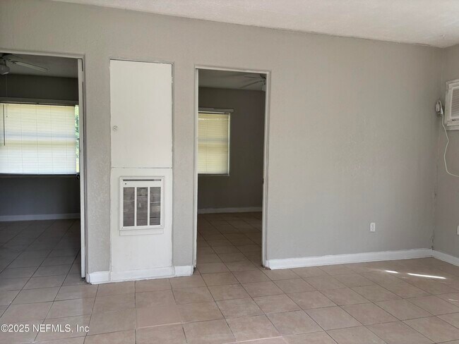 Foto del edificio - 5147 107th St