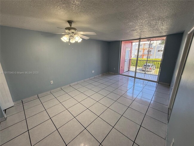 Foto del edificio - 19761 SW 114th Ave