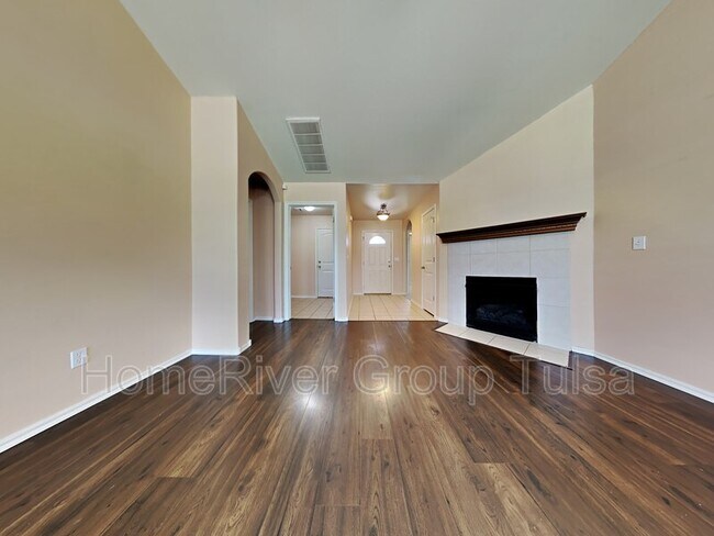 Building Photo - 10908 N 149th E Ave