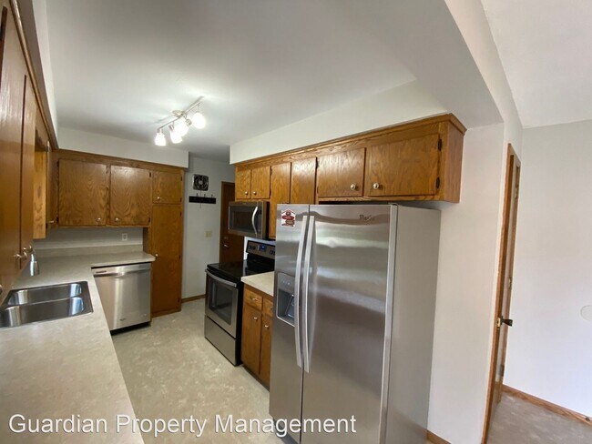 Building Photo - 4 br, 2 bath House - 5229 Greenfield Ave