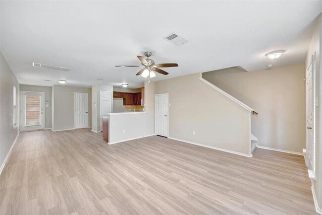 Building Photo - 1710 Sand Hills Dr